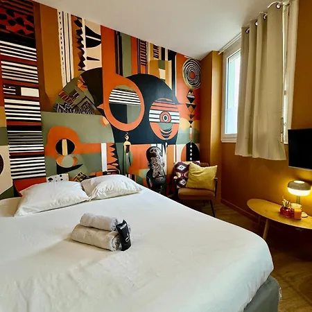 Totem Ethnic Chic- Lyon- Hopitaux - Eurexpo * Λυών